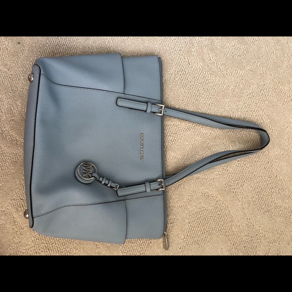 💙MK Tote💙 - Picture 2 of 6